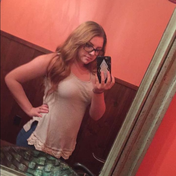 Meet your Posher, Allison - Picture 1 of 1